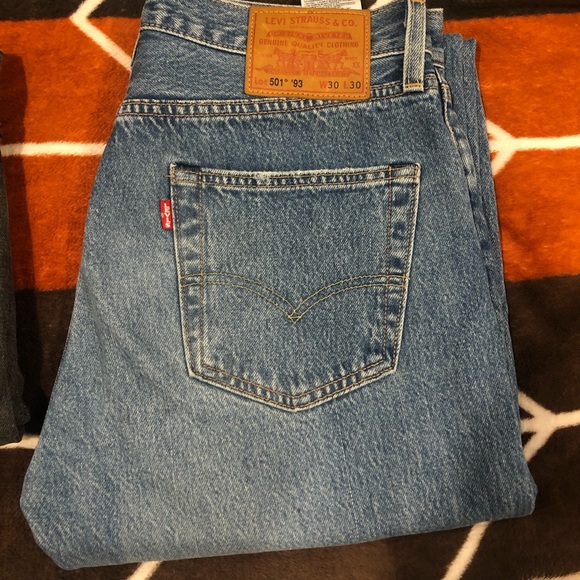 Worn twice ..Levi’s 501 w30 L30 ..didn’t fit anymore - Picture 2 of 3